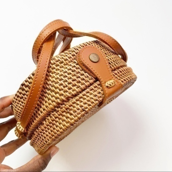 Woven Rattan Boho circle Crossbody bag - Picture 4 of 9